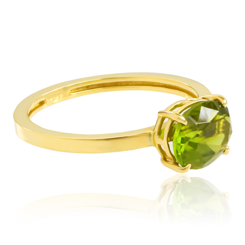 La Preciada Women's .925 Sterling Silver Oval Genuine Peridot Ring