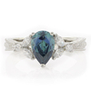 Anillo de Plata de Ley con Diamante Azul