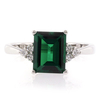 Precioso Anillo de Plata con Esmeralda