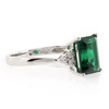 Precioso Anillo de Plata con Esmeralda