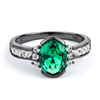 Anillo de Plata Oxidada con Esmeralda Corte Ovalado