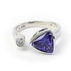 Anillo de Plata de Ley con Tanzanita Corte Trillante