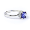 Elegante Anillo de Plata de Ley con Tanzanita