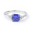 Elegante Anillo de Plata de Ley con Tanzanita