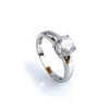 Anillo de Compromiso y Diamante Simulada