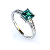 Anillo de Plata Con Alejandrita Solitario