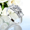 Anillo de Compromiso En Plata de Ley 3 Piedras