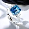 Hermoso Anillo de Plata de Ley con Topacio Azul Suiza