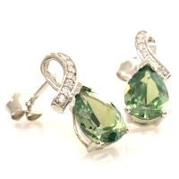 Elegantes Aretes de Plata de Ley .925 con Alejandrita Bicolor