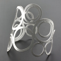 Hermoso Brazalete de Plata Fina .925