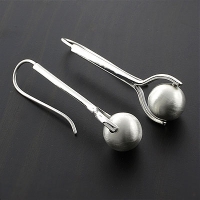 Aretes de Plata .950 con Esferas Blancas