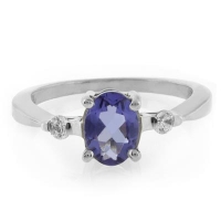 Anillo de Plata y Tanzanita en un Diseño Clásico