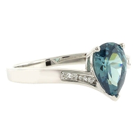 Anillo de Alejandrita en Corte de Pera