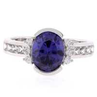 Precioso Anillo de Plata de Ley con Tanzanita