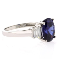 Anillo de Plata con Tanzanita en Corte Ovalado