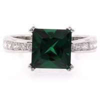 Anillo de Plata 925 con Esmeralda en Corte Cuadrado