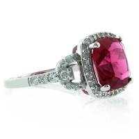 Anillo de Plata de Ley .925 con Granate Rojo