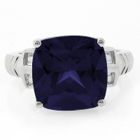 Anillo con una Gema de Zafiro Azul en Plata .925