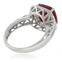 Anillo con una Gema de Rubí en Plata .925