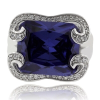 Hermoso Anillo de Plata con una Piedra Enorme de Tanzanita