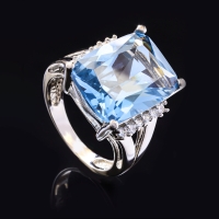Hermoso Anillo de Plata .925 con una Piedra de Aguamarina