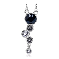 Precioso collar con Cristal Austriaco en tonos color Negro