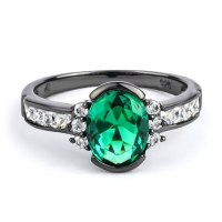 Anillo de Plata Oxidada con Esmeralda Corte Ovalado