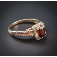Anillo con Baño de Oro 14K y una Gema de Topacio