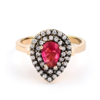 Anillo de Rubi Con Baño De Oro Rosa