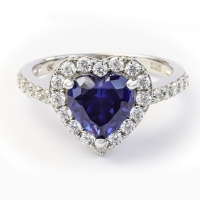 Anillo de Compromiso en Plata con Tanzanita Corazon