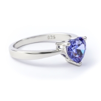 Anillo de Tanzanita en Plata de Ley 925 Corazón