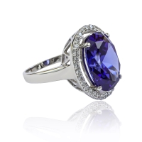 Anillo de Tanzanita Corte Ovalada en Plata .925