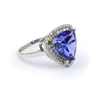 Anillo de Tanzanita Grande En Plata