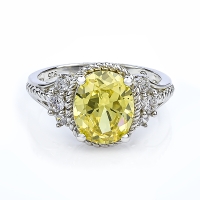 Hermoso Anillo de Plata y Zultanita Cambia Color en Corte Ovalado