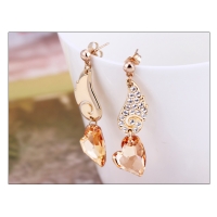 Hermoso Juego de Collar y Aretes de Corazón color Champagne
