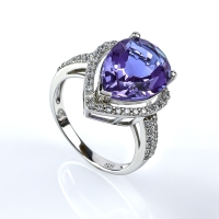 Anillo de Alejandrita Corte Pera en Plata .925