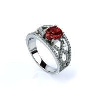 Anillo de Plata con Piedra de Rubi en Corte Ovalado