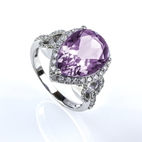 Hermoso Anillo de Plata y Alejandrita Bicolor