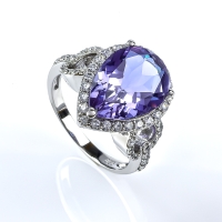 Hermoso Anillo de Plata y Alejandrita Bicolor
