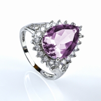 Grandioso Anillo de Plata y Alejandrita Bicolor