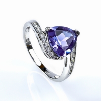 Anillo de Alejandrita Bicolor en Plata de Ley