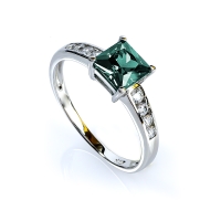 Anillo de Plata Con Alejandrita Solitario