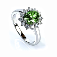 Anillo de Peridoto en Corte Ovalo Con Plata 925