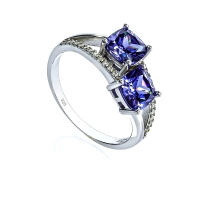 Anillo de Plata de Ley Con Tanzanita