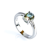 Hermoso Anillo de Compromiso Zultanita