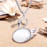 Hermoso Collar de Swarovski en Forma de Cisne