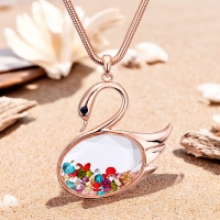 Hermoso collar de Swarovski de Oro Rosa de 18K en Forma de Cisne