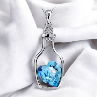 Lindo Collar de Cristal Austriaco en Forma de Botella