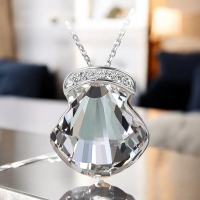 Collar Concha Cristal Austriaco con Baño de Oro Blanco 18K