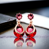 Aretes de Plata en Forma de Flor de Cristal Austriaco Color Rojo